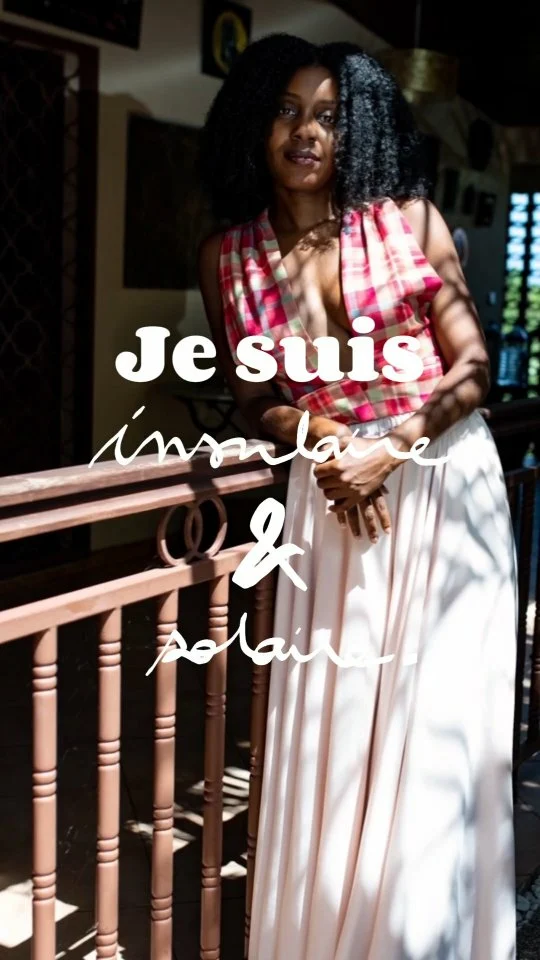 Je suis d'eau douce
et d'orage.

Je suis un trésor
et bien cachée.

Je suis insulaire & solaire.

````````````````
I am fresh water
and thunder.

I am a treasure
and well hidden.

I am island-born and radiant.

````````````````
#etalaure #insulaireetsolaire #elegancelumineuse #robedesoiree #caribbeanartisanalluxury #madeinmartinique